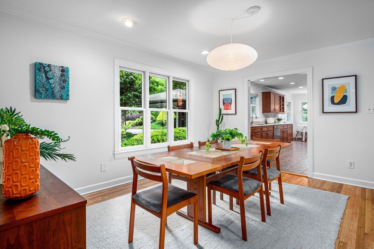 1126 Sourwood Dr