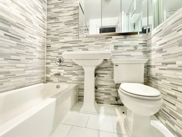 138 East 16th Street, 1B