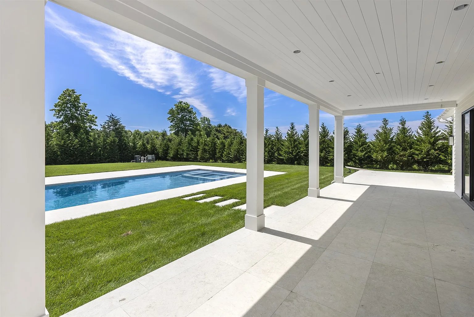 298 Montauk Hwy