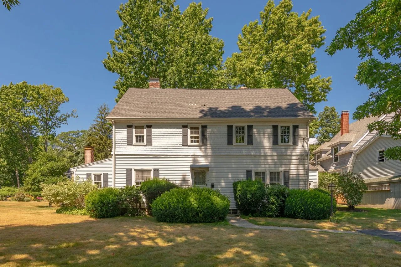 New Listing! 969A Shore Road, Cape Elizabeth, Maine – $599,000