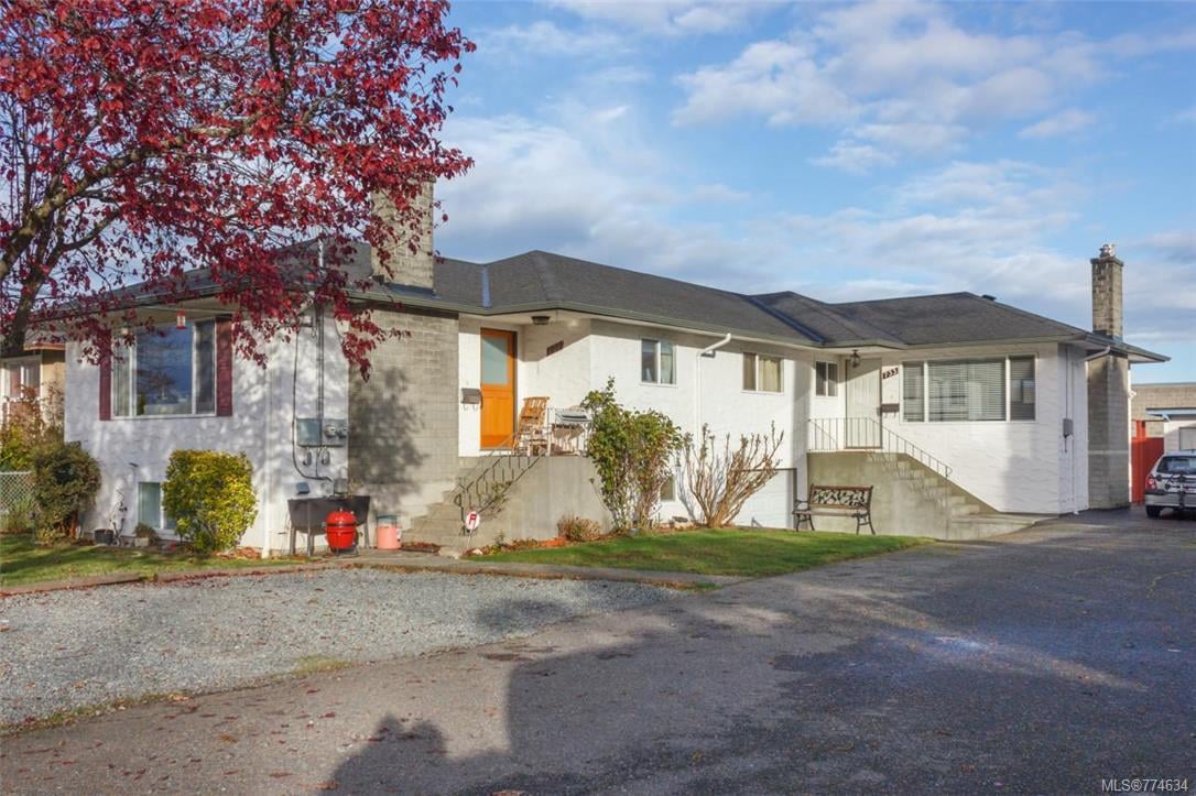 733 Porter Rd
