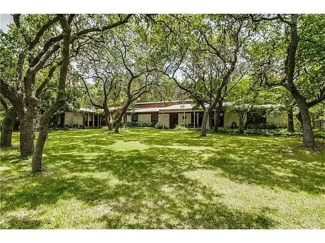 9803 Lake Ridge Dr