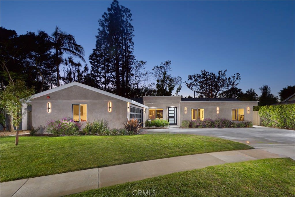 2017 Centella Place