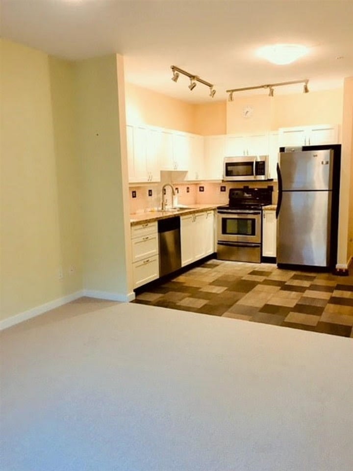 114-2511 King George Blvd