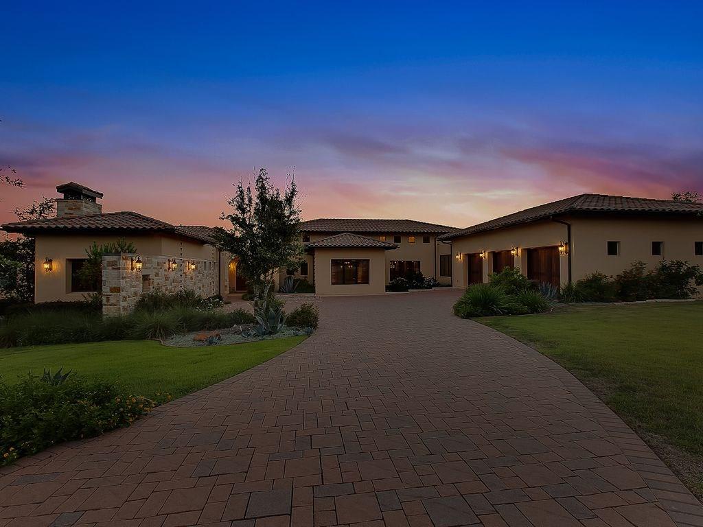 8312 Lakewood Ridge Cv