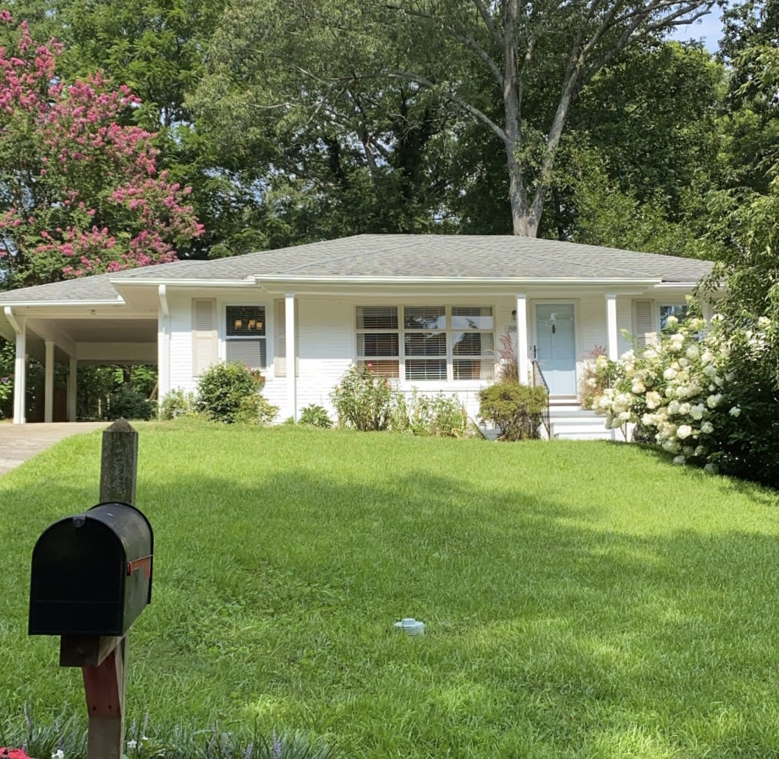 889 Brownwood Ave. SE