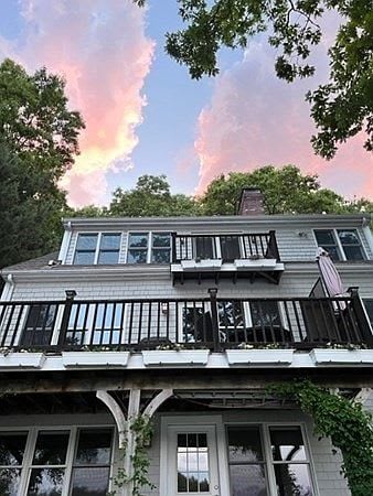 67 White Ave