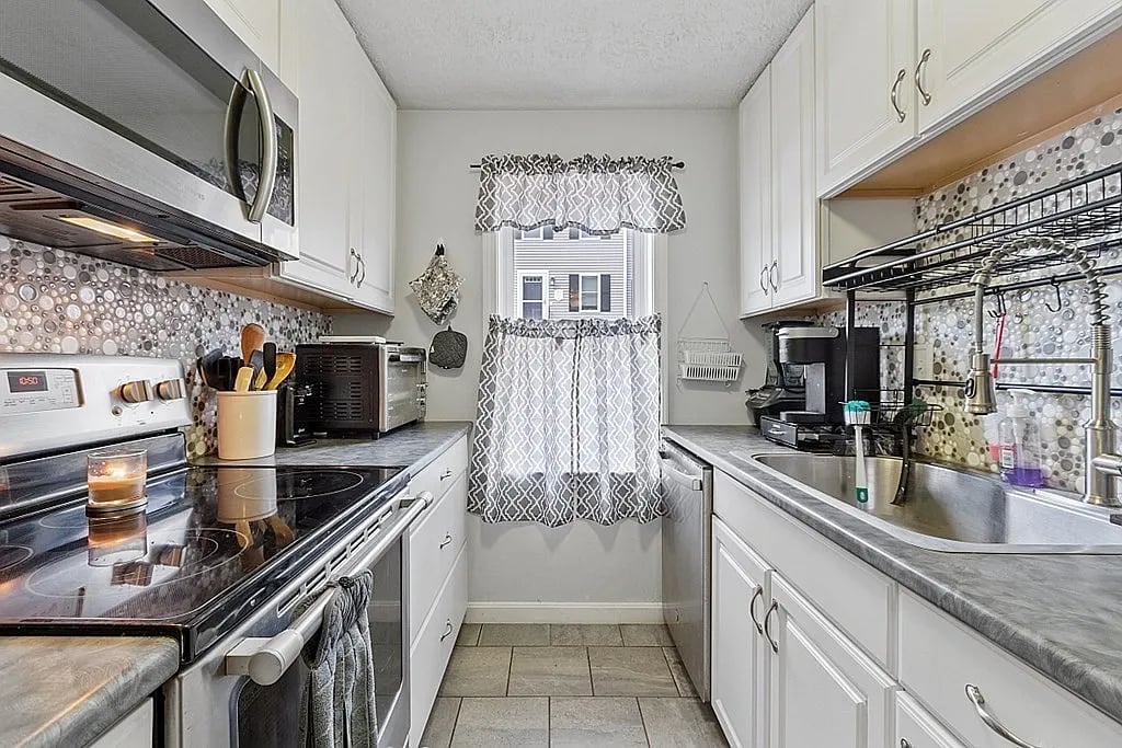 53 Olde Colonial Dr, APT 6