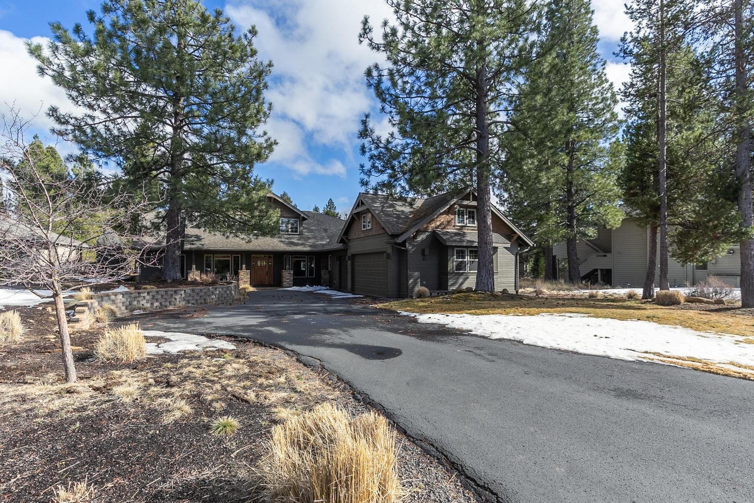 17931 Dogleg Ln