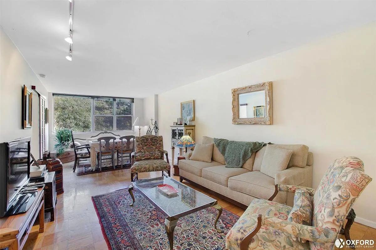 222 East 80th Street 5D