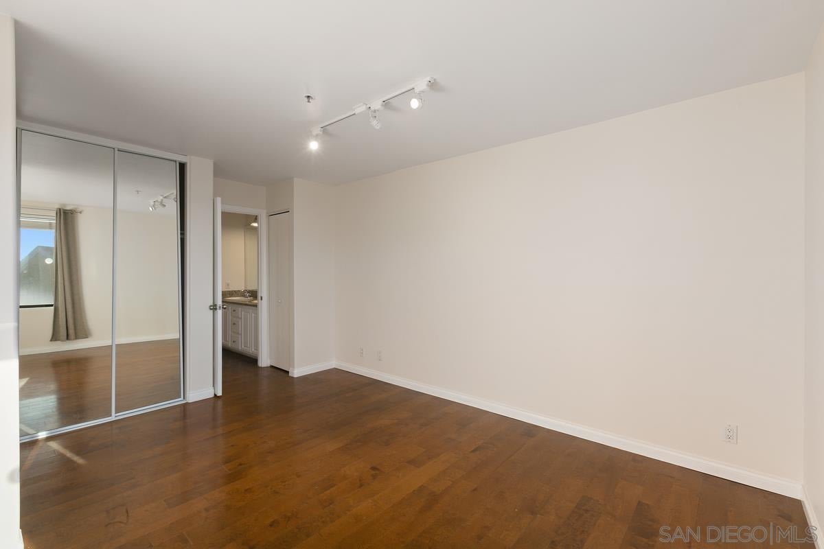 5726 La Jolla Blvd #206