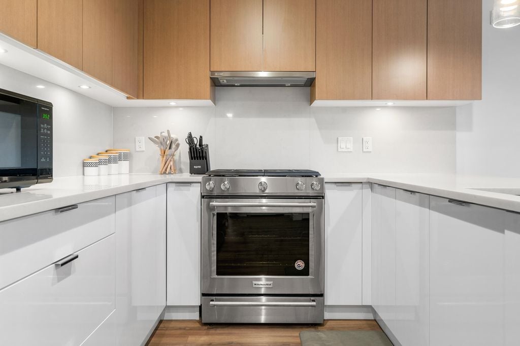 108 E 8th St, #214