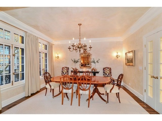 21 E Elm St, #2C