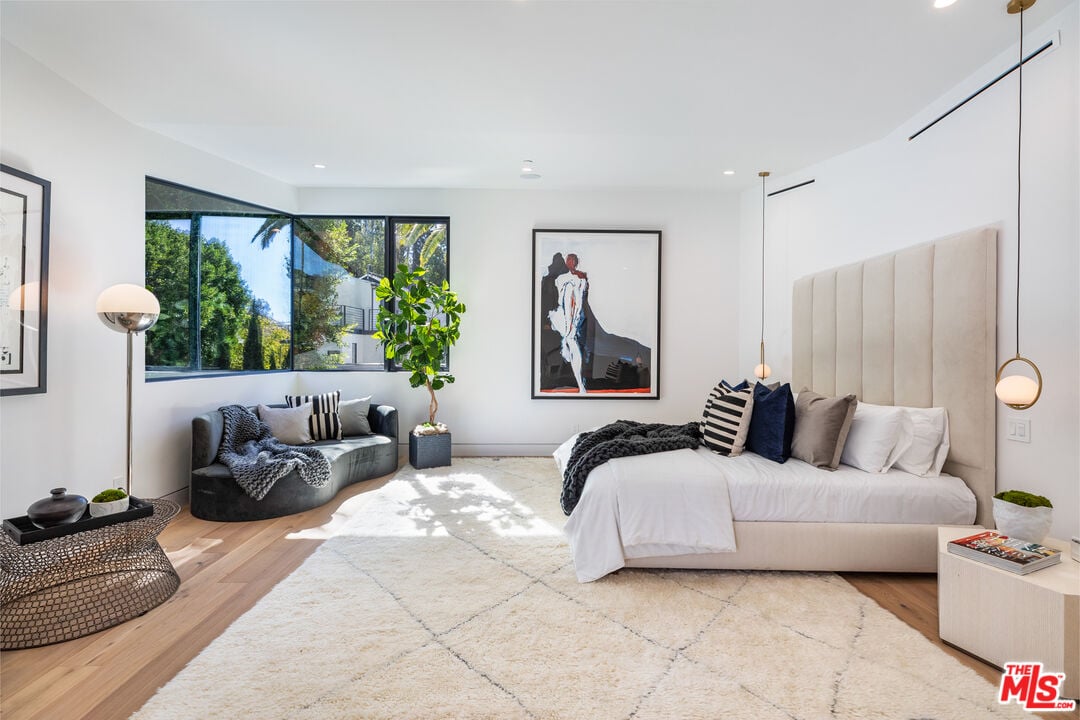 2220 Coldwater Canyon Dr