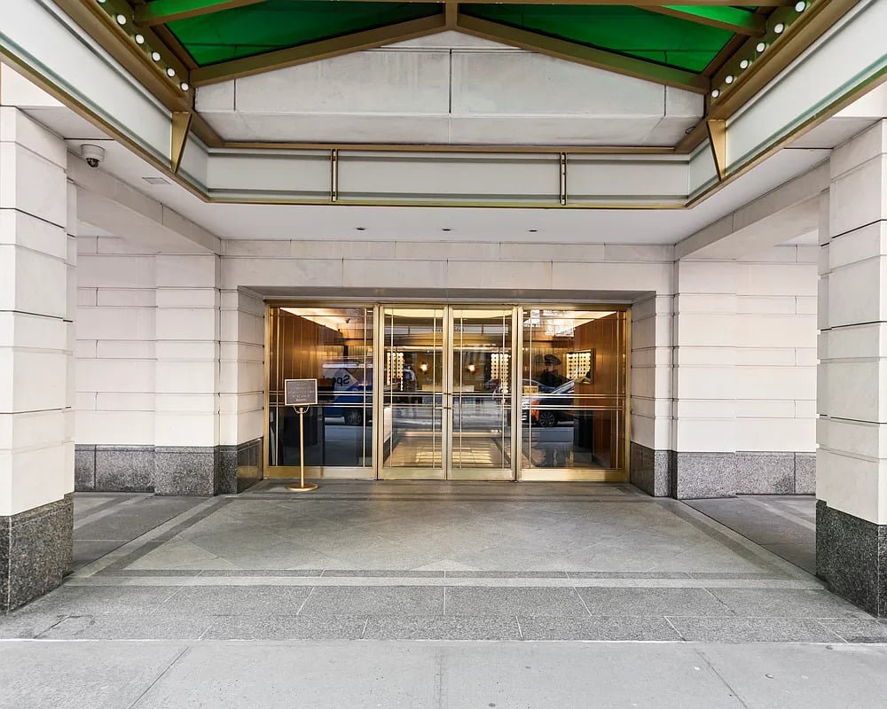 360 East 72nd Street #B211