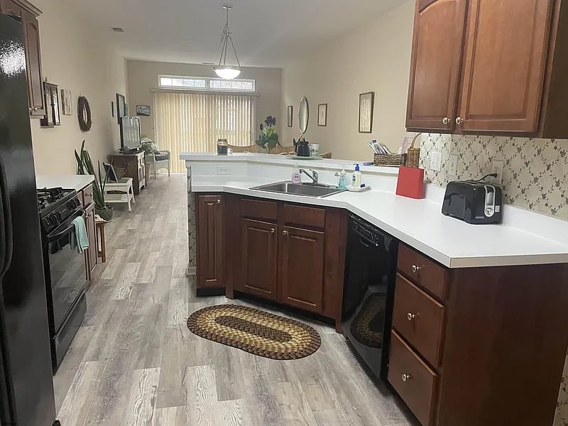 123 Dover Ct