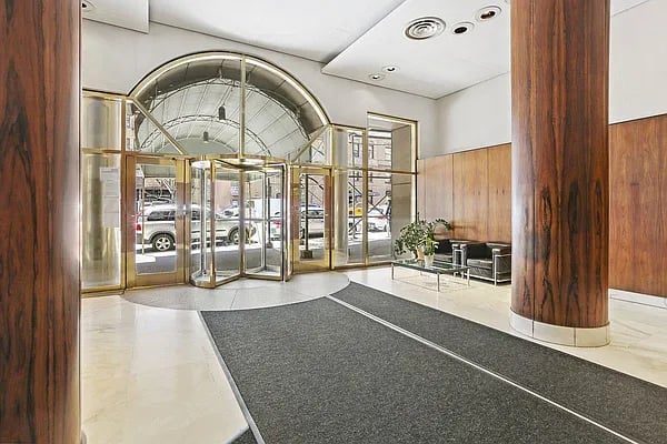 101 West 79th Street Unit: 6E
