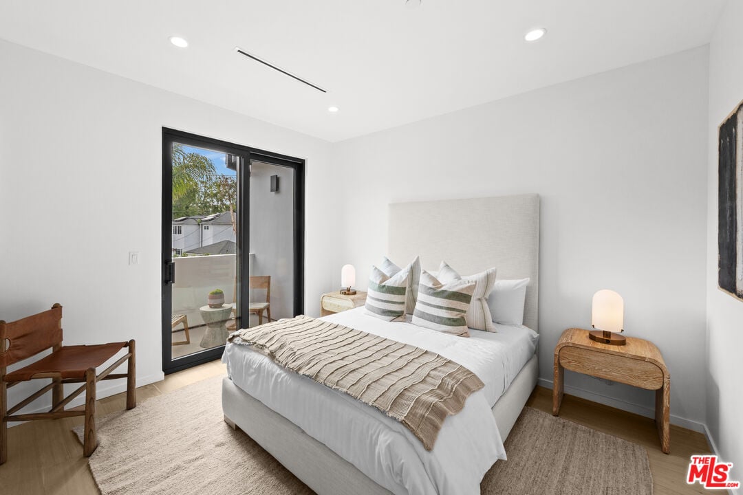 Castle Heights Pl, 90034