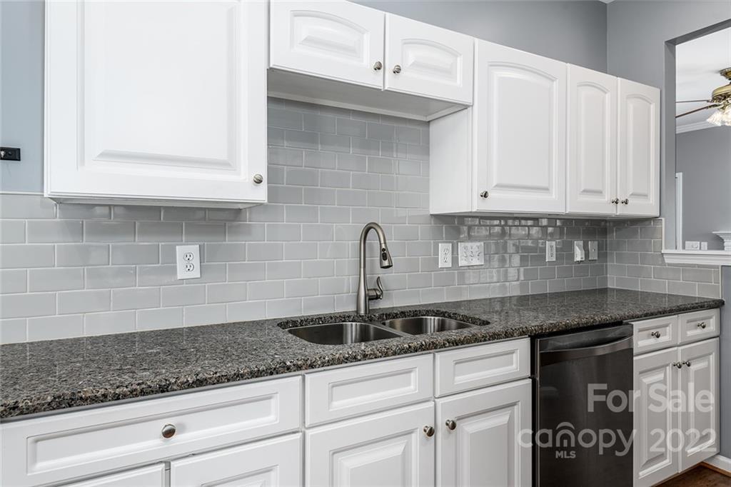 3025 Misty Harbor Cir