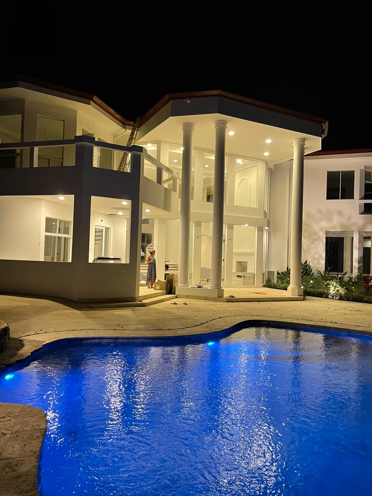 16 ACRES – 6 Bedroom Grand Estate With Guest House, 15 Minutes to Dominical, SPECTACULAR OCEAN VIEWS!!!