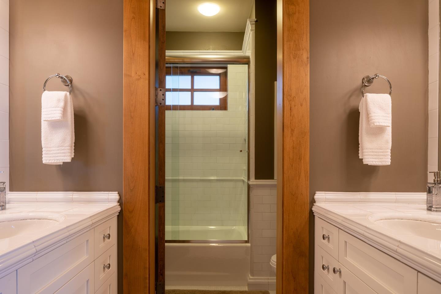 3210 Whitman Lane