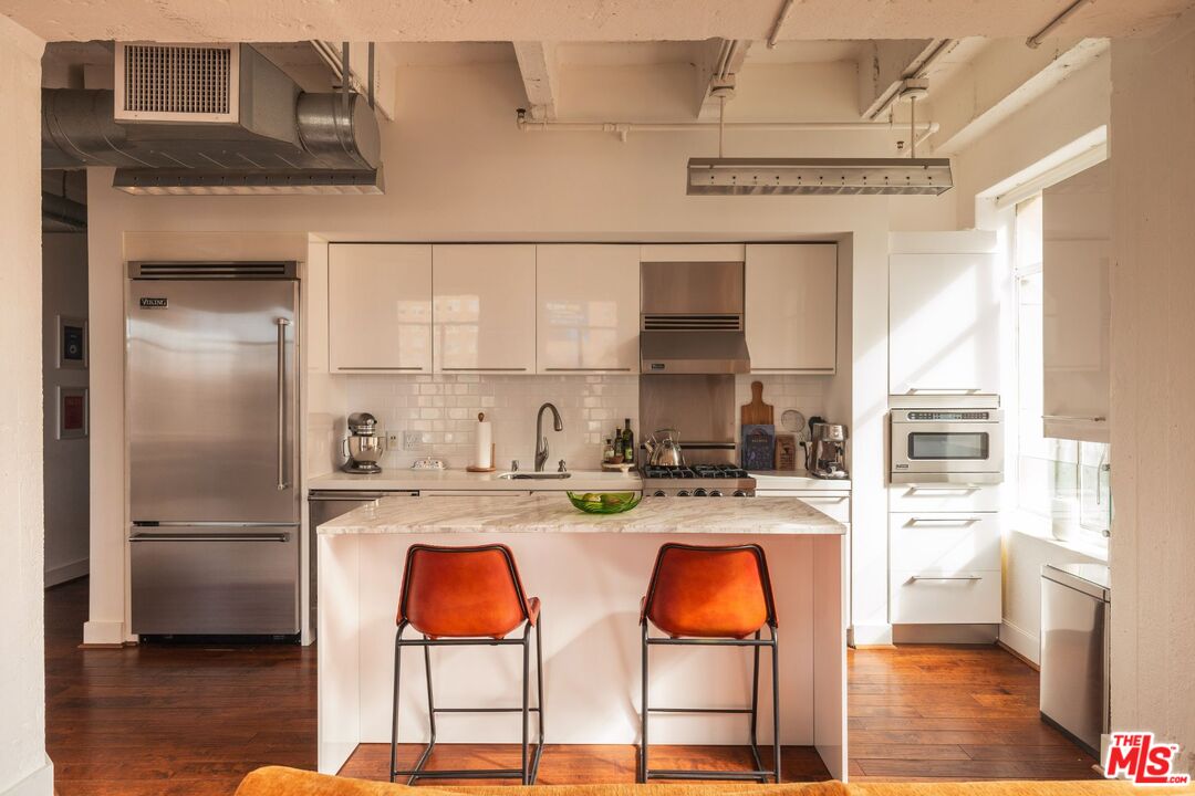6253 Hollywood Blvd, #402