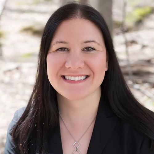 Amy Buchanan Leesburg, VA Real Estate Agent Headshot