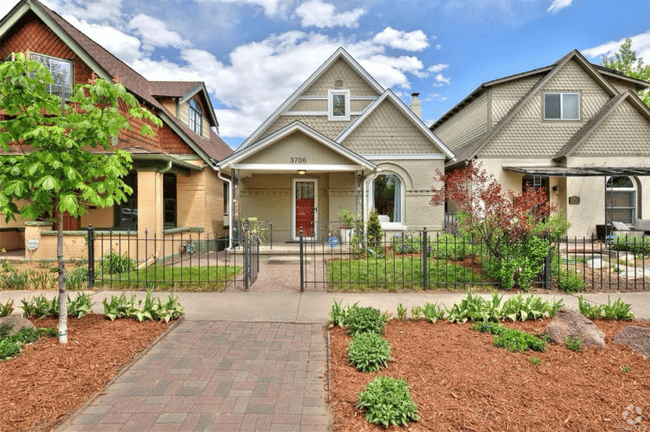 Home Prices in The Highlands, CO: What Buyers & Sellers Need to Know
