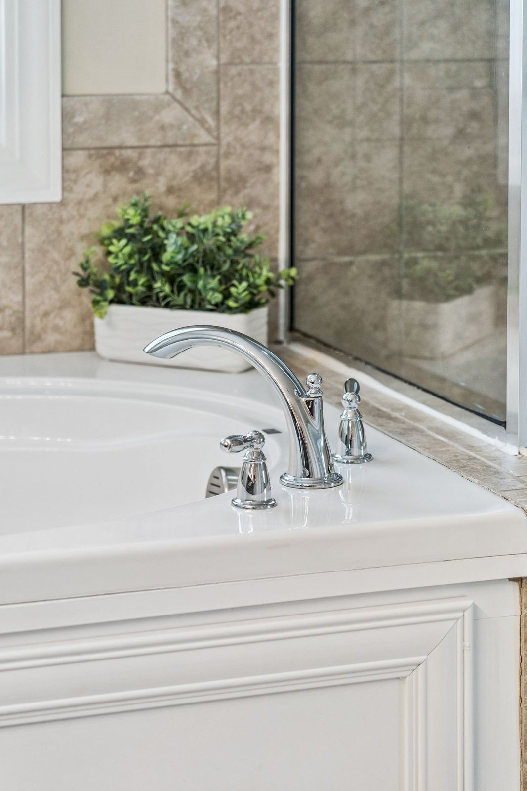 5516 Crescent View Dr