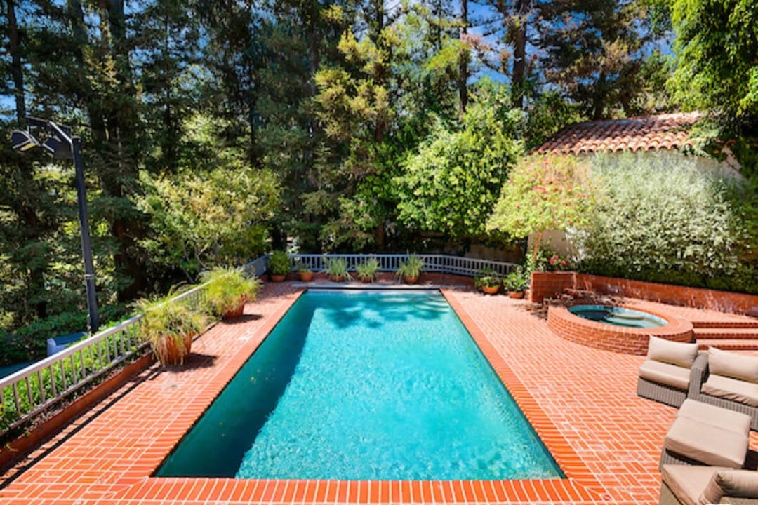 Ridge Oasis