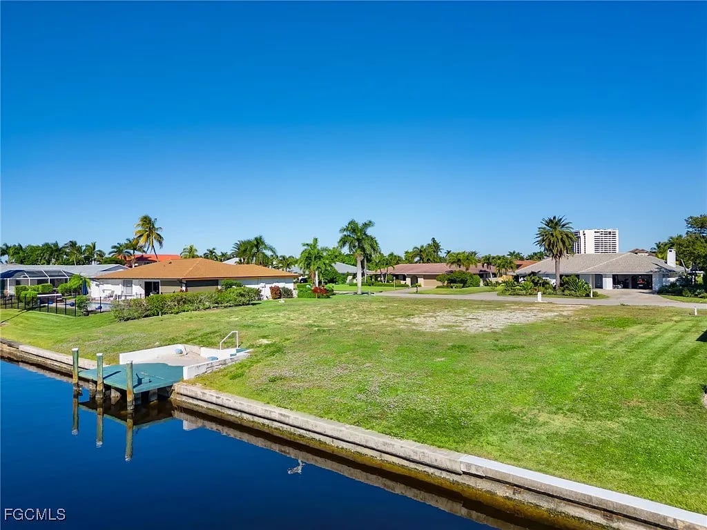 9821 Cypress Lake Dr