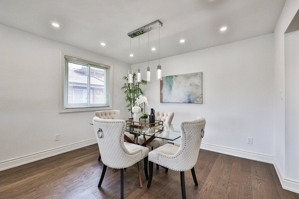 2500 Poplar Cres