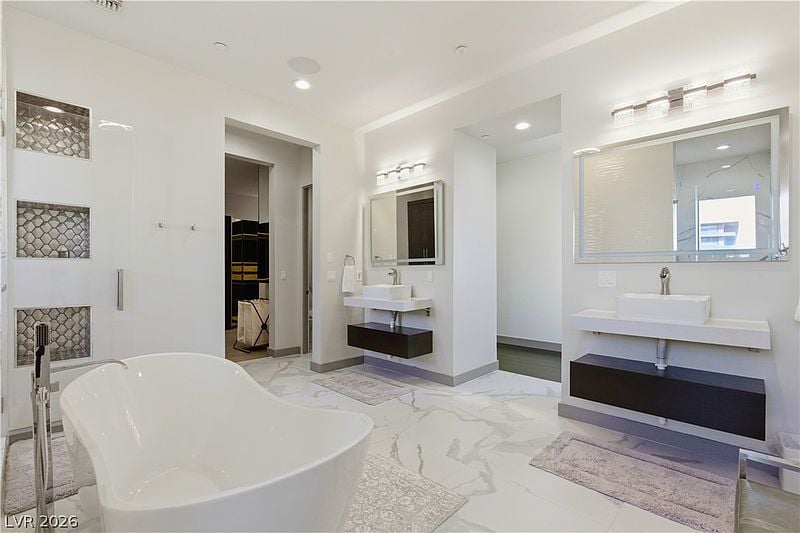 2790 La Bella Ct