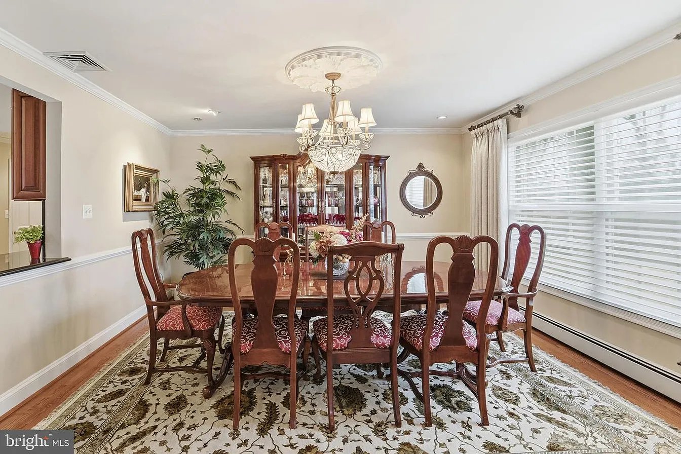 304 Chesapeake Dr