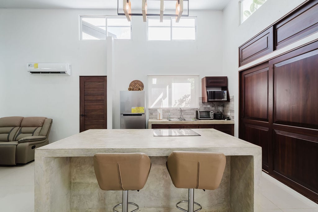 4 Boutique Rental Villas Plus Main House with Private Pool