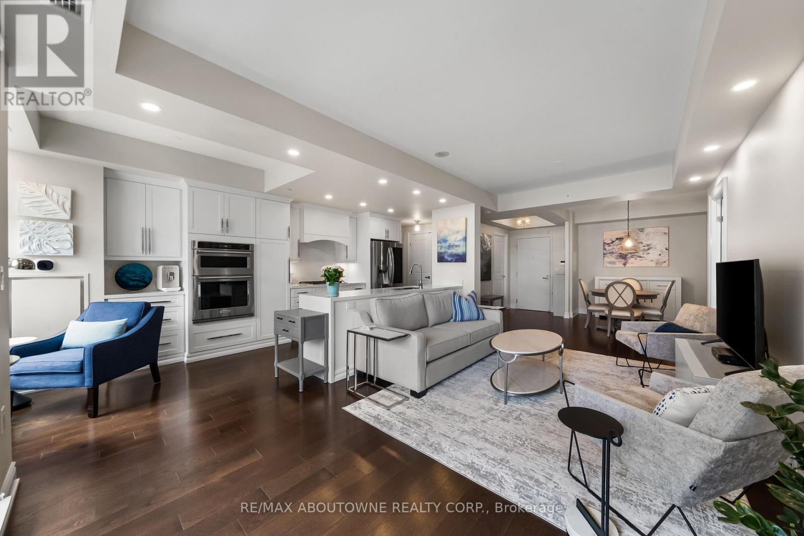 3500 Lakeshore Road W 205