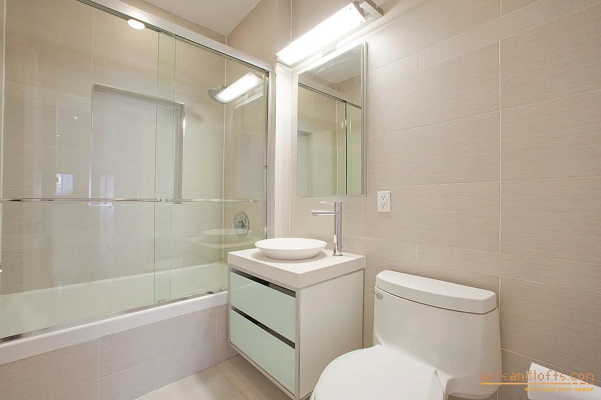 118 Greenpoint Avenue Unit: 1D