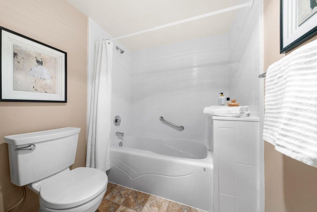 2800 Chesterfield Ave, #406