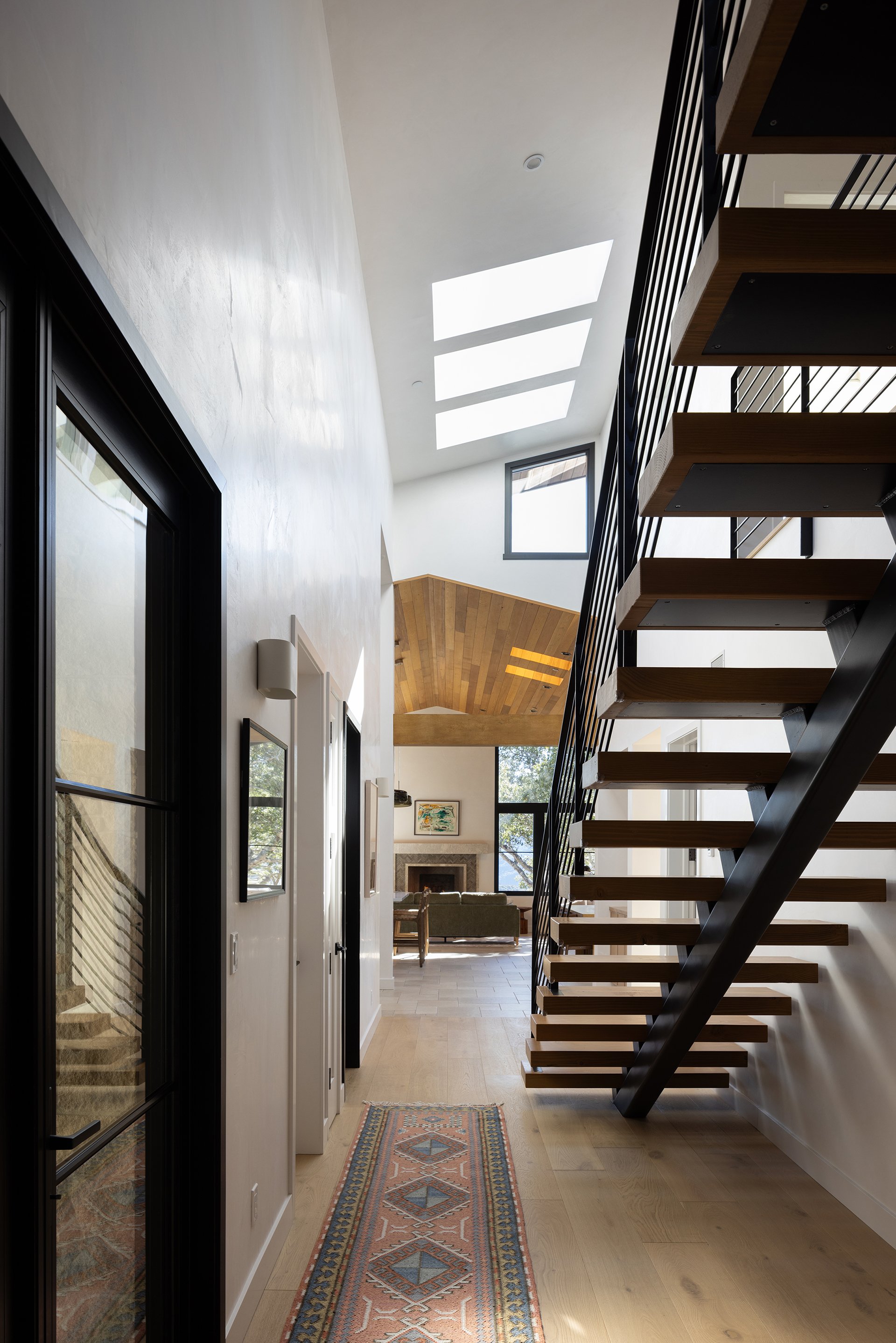 Este Canada | A Tehama Compound