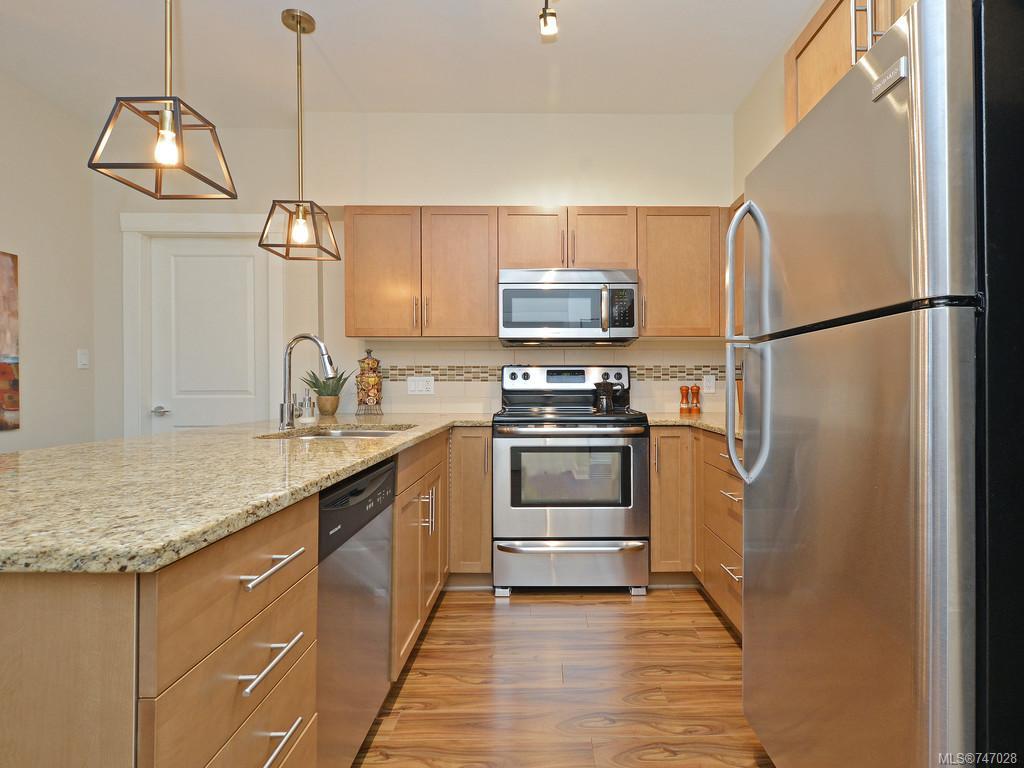 203-662 Goldstream Ave, Langford