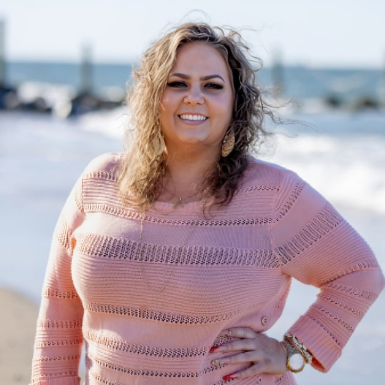 Rebecca Wood Virginia Beach, VA Real Estate Agent Headshot