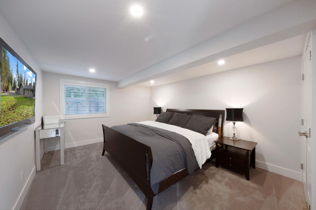 799 Grantham Pl