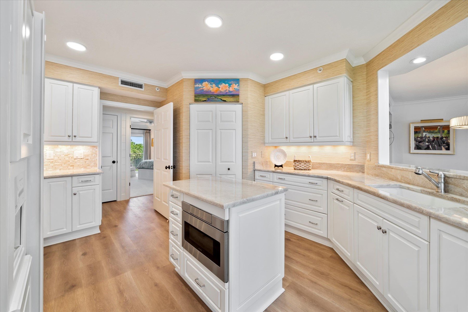 8820 S Sea Oaks Way 204