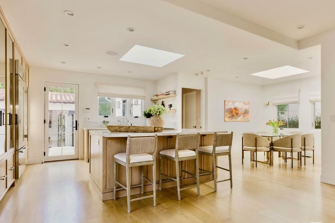 Solaris Pavilion, Westbourne Dr, 90048