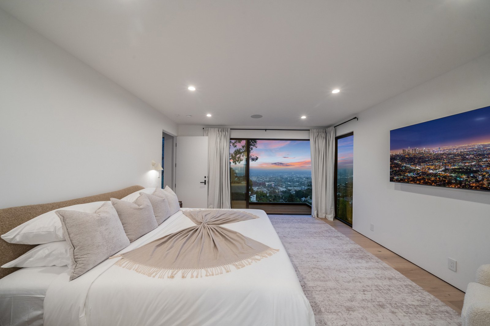 Hollywood Haven ⛰️