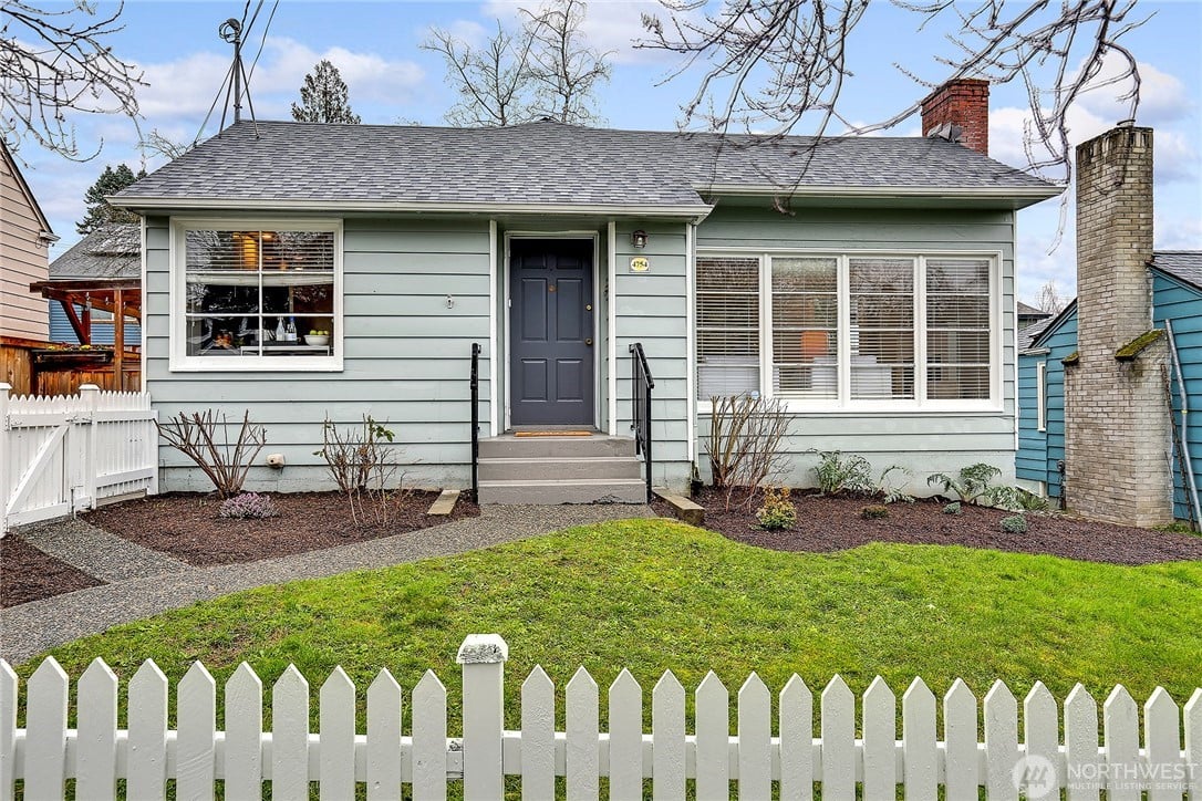 4754 35th Avenue NE