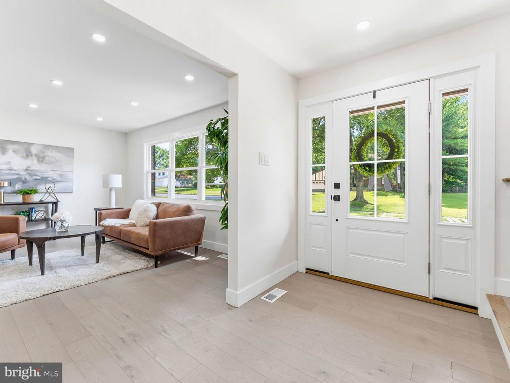 25 Mindy Drive, Moorestown, NJ 08057