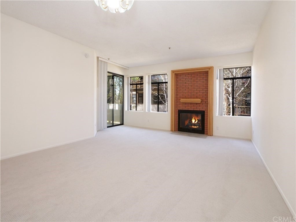 2563 Plaza Del Amo #204