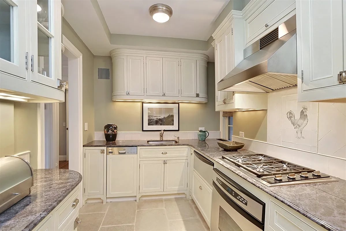 125 E 63rd St #5D