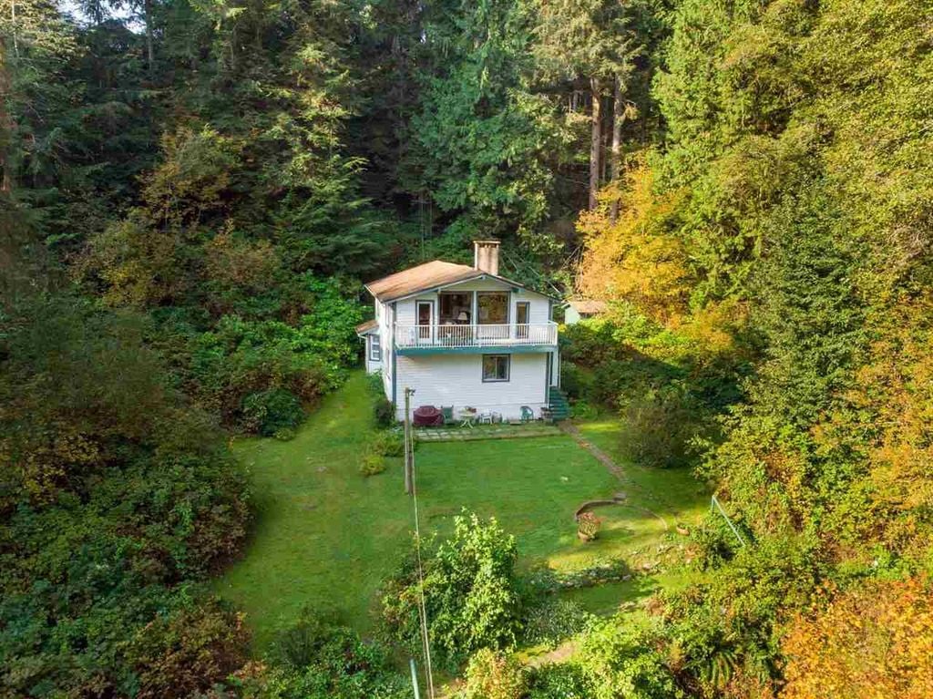 4520 Lynn Valley Rd